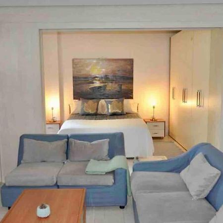 Chic City Retreat - Stylish Apartment In Bllok, تيرانا المظهر الخارجي الصورة
