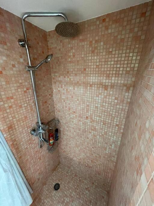 Chic City Retreat - Stylish Apartment In Bllok, تيرانا المظهر الخارجي الصورة