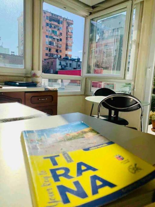 Chic City Retreat - Stylish Apartment In Bllok, تيرانا المظهر الخارجي الصورة